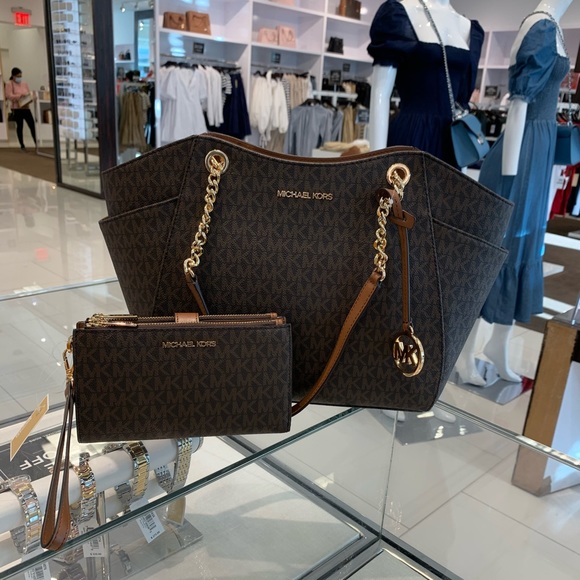 Michael Kors Handbags - Michael Kors Purse and Wallet